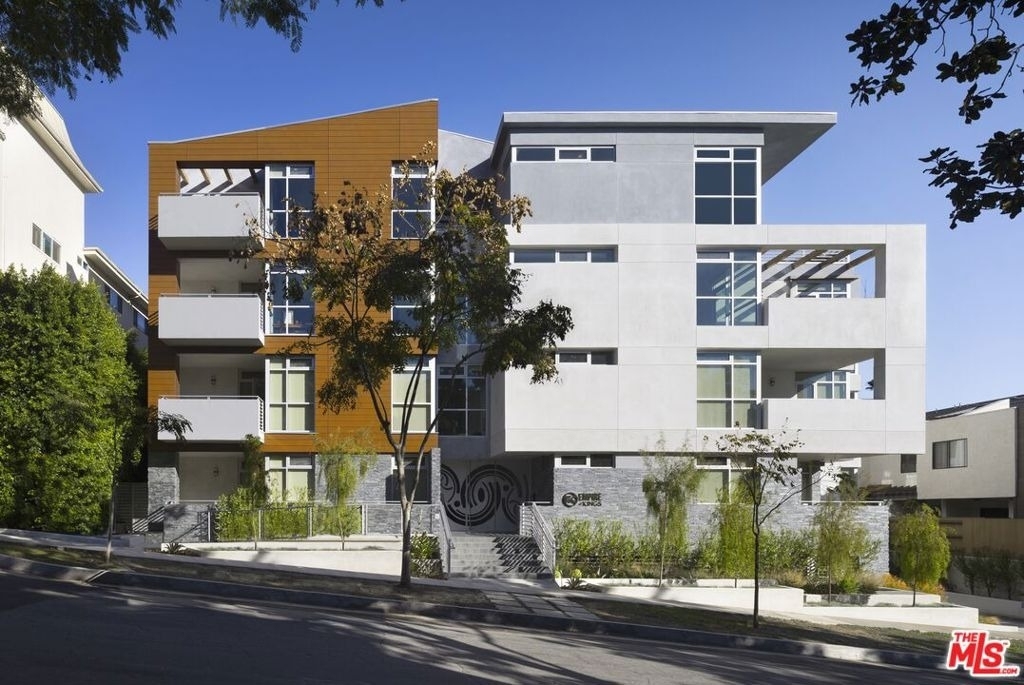 1232 N Kings Road - Photo 0