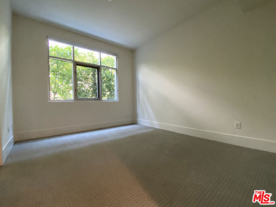 1232 N Kings Road - Photo 11
