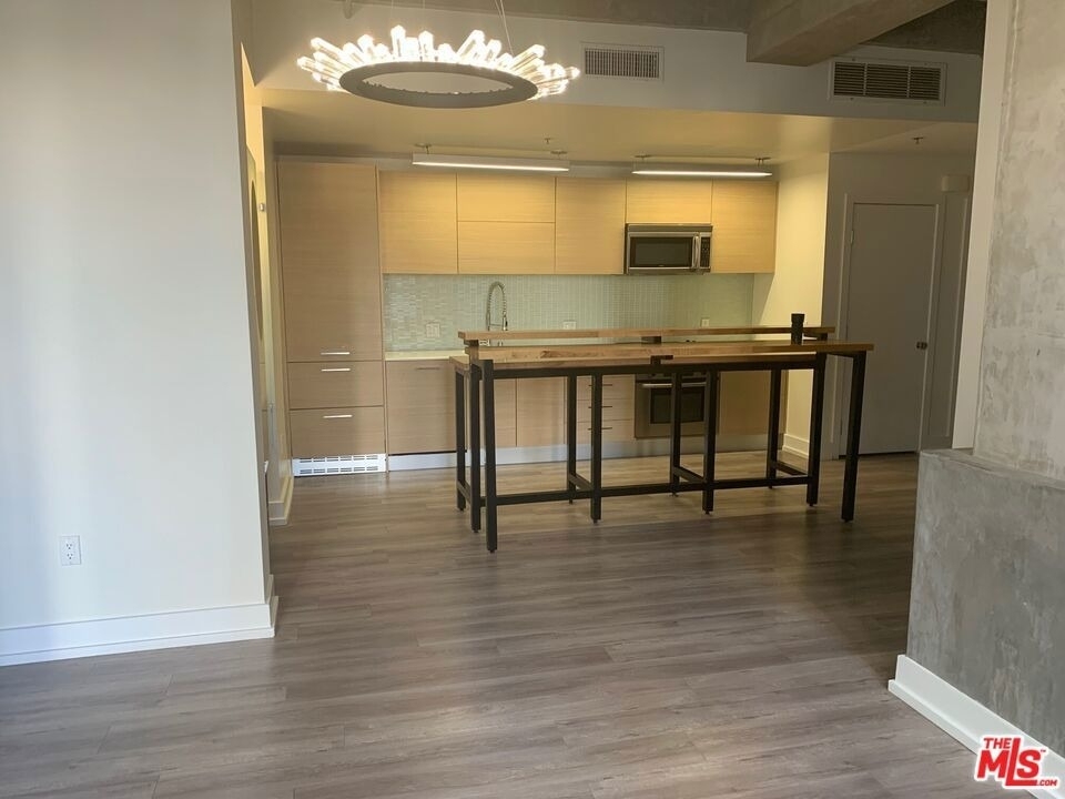 727 W 7th Street - Photo 7