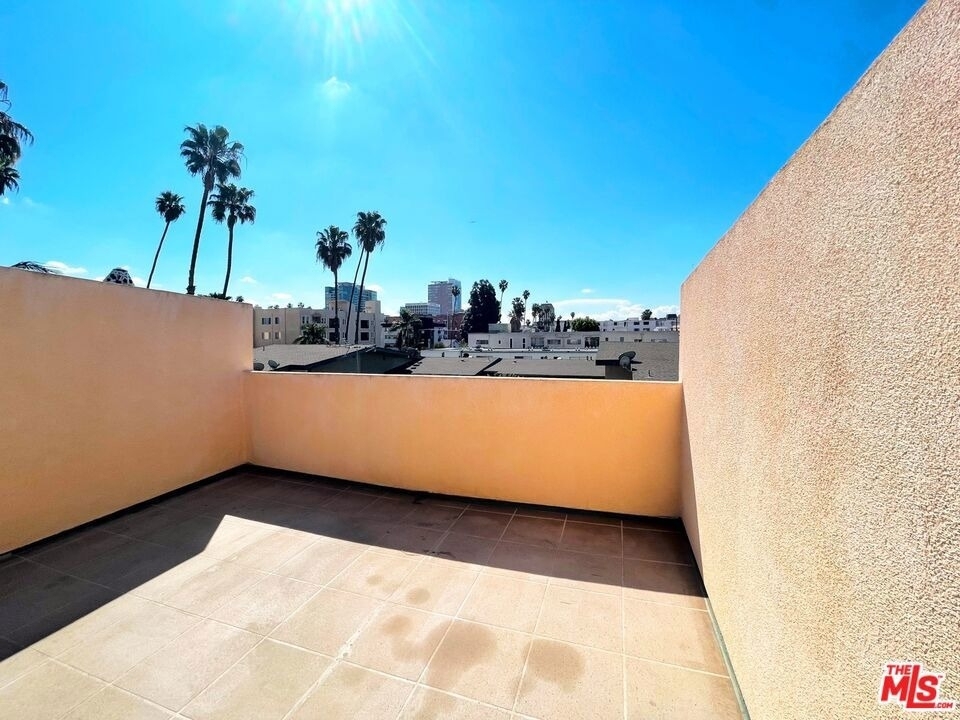 429 S St Andrews Pl - Photo 15