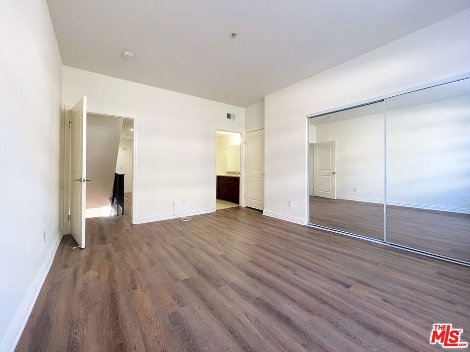 429 S St Andrews Pl - Photo 5