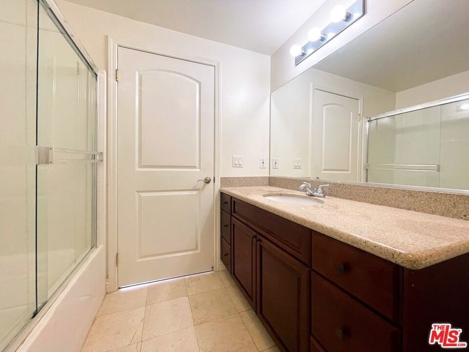 429 S St Andrews Pl - Photo 8