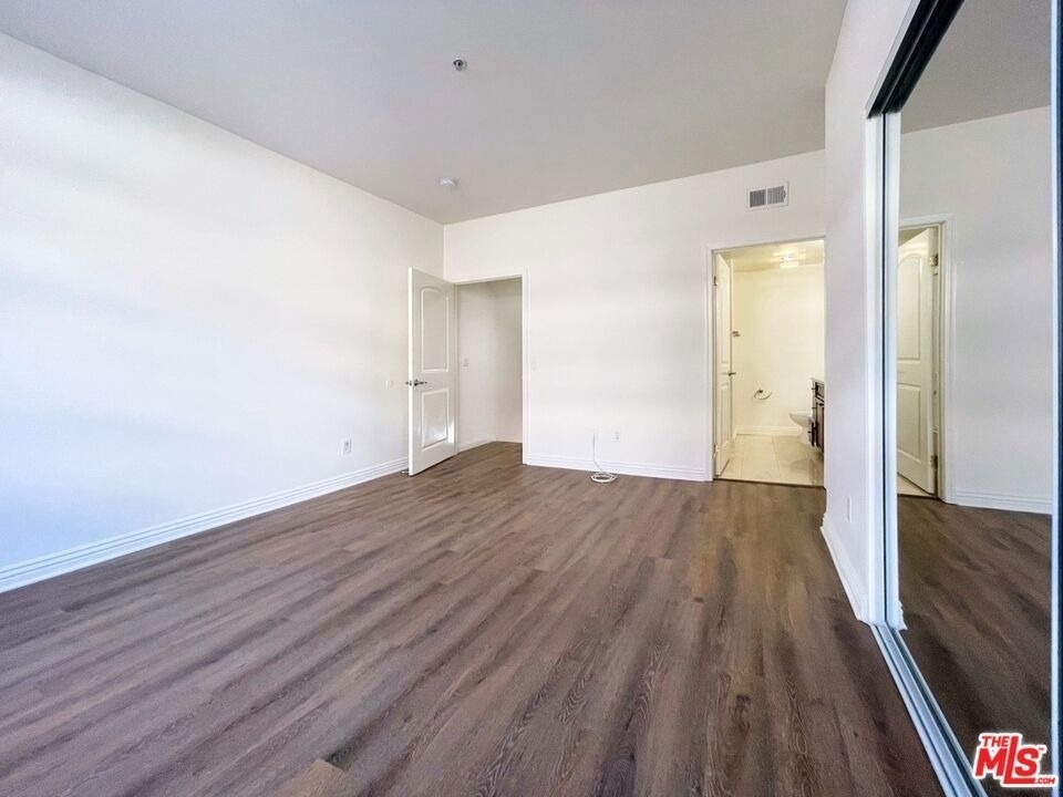 429 S St Andrews Pl - Photo 6