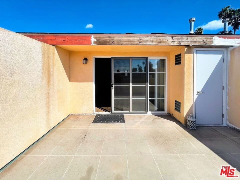 429 S St Andrews Pl - Photo 16