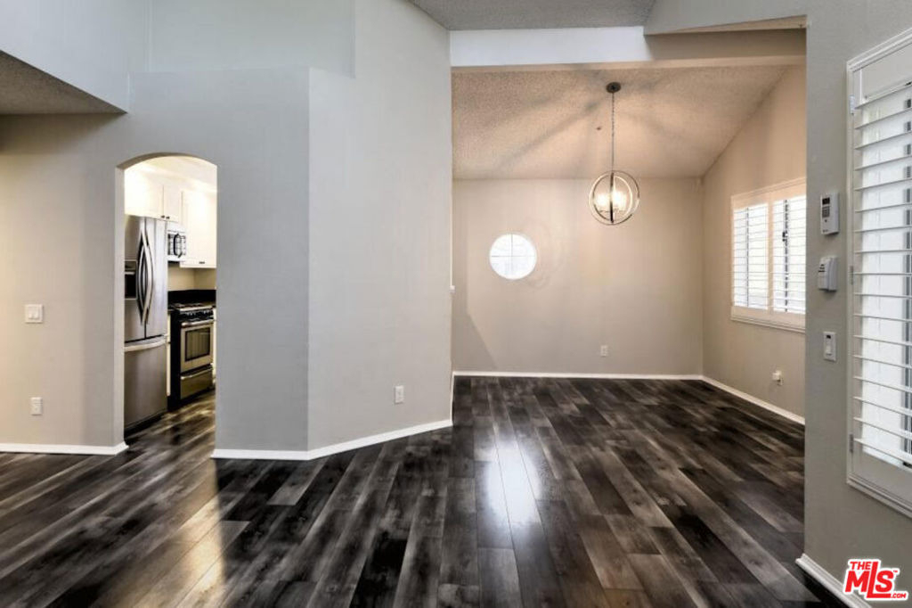 3119 Genoa Court - Photo 3