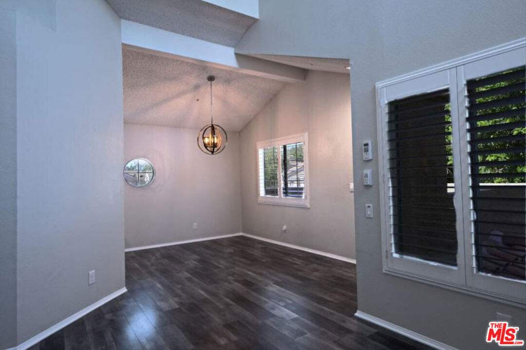 3119 Genoa Court - Photo 2