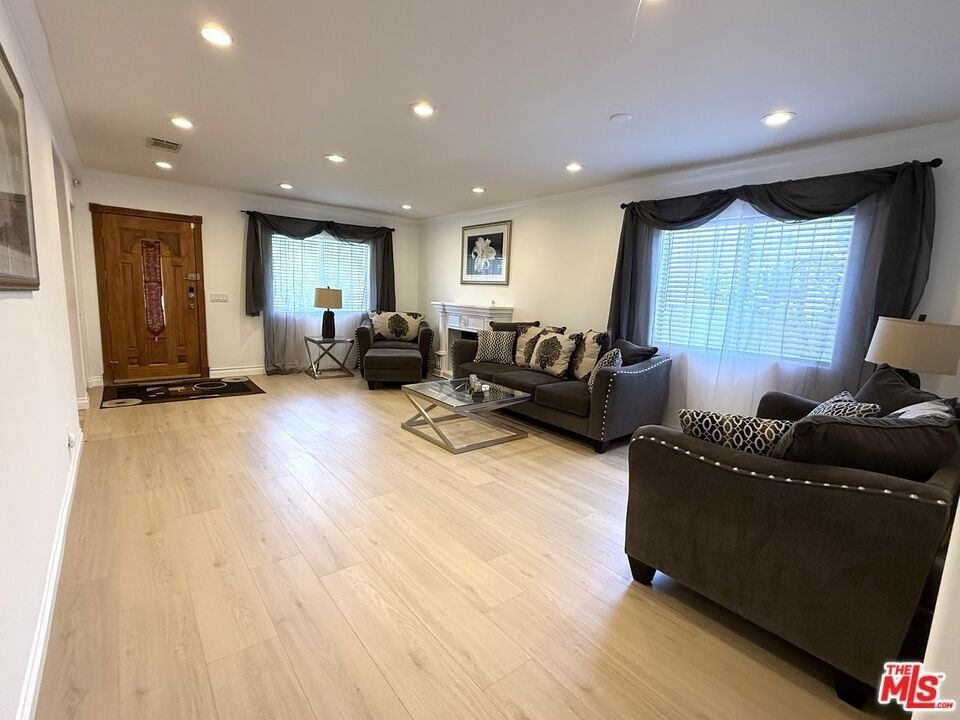 10109 Gloria Avenue - Photo 6