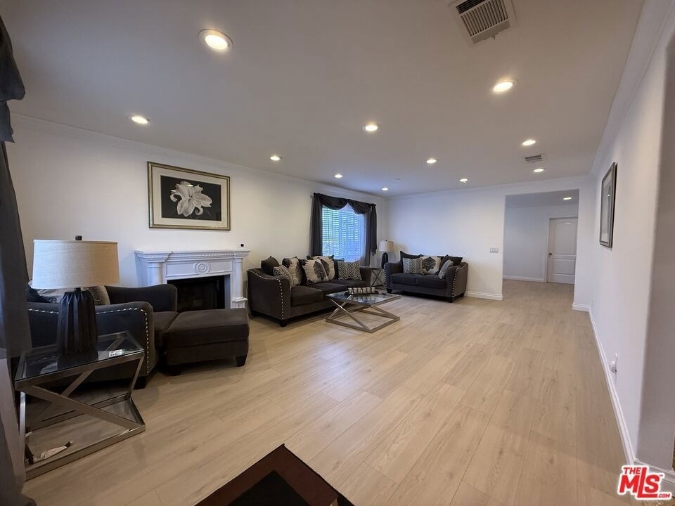10109 Gloria Avenue - Photo 4