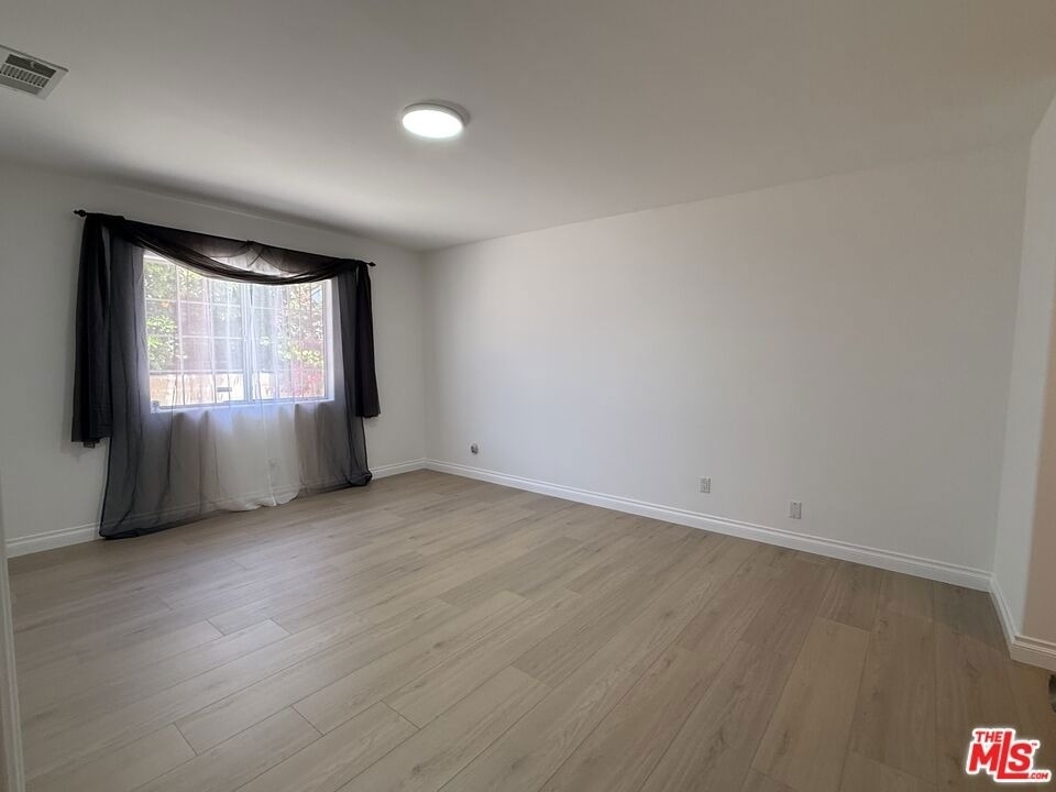 10109 Gloria Avenue - Photo 11
