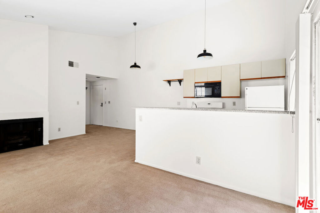607 N Rossmore Avenue - Photo 3