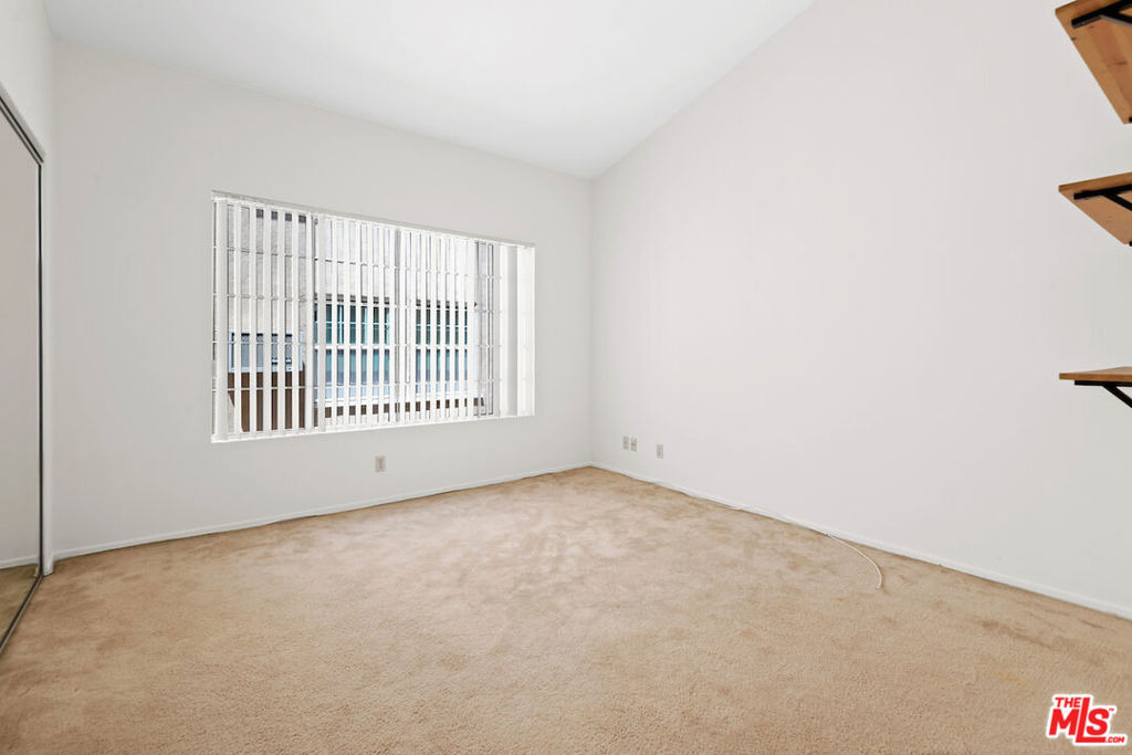607 N Rossmore Avenue - Photo 5