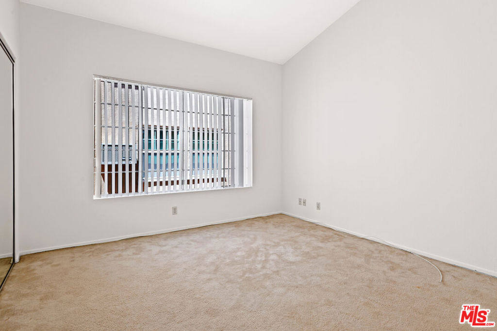 607 N Rossmore Avenue - Photo 6