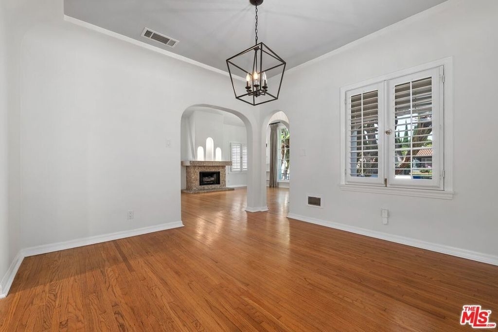 2030 Kelton Avenue - Photo 4