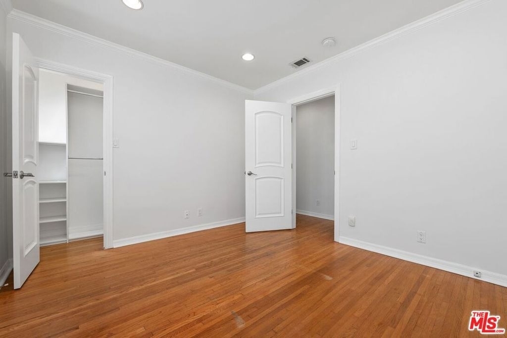 2030 Kelton Avenue - Photo 9