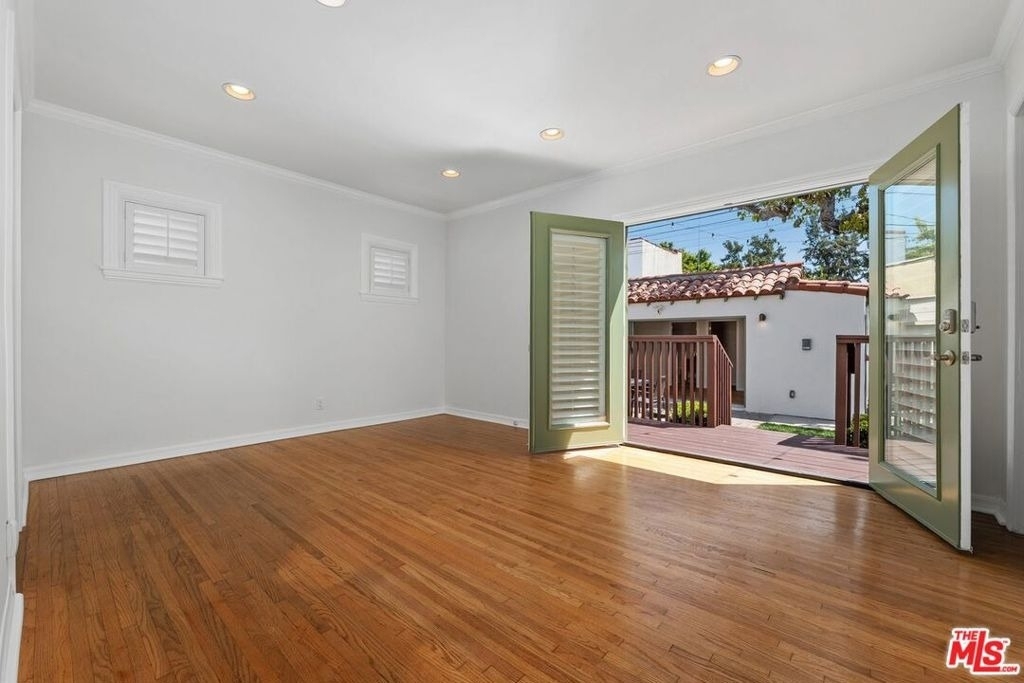 2030 Kelton Avenue - Photo 13