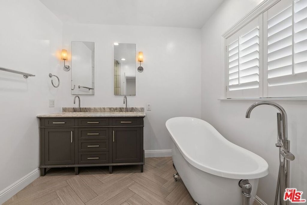 2030 Kelton Avenue - Photo 12