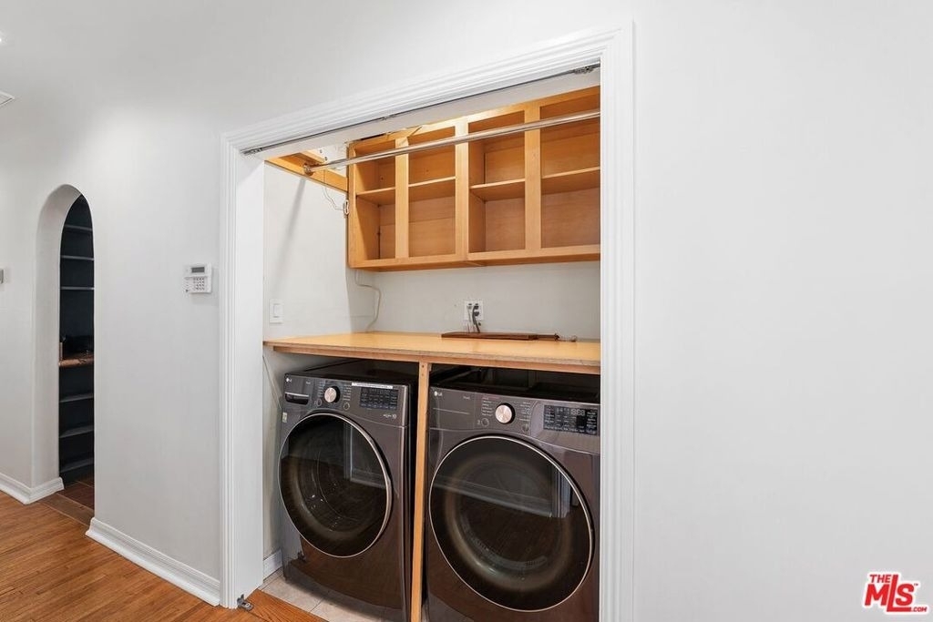 2030 Kelton Avenue - Photo 10