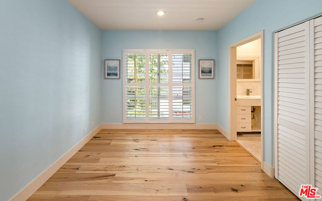 575 S Barrington Avenue - Photo 26