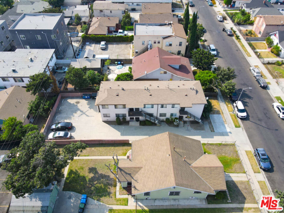 1324 W 36th Street - Photo 3