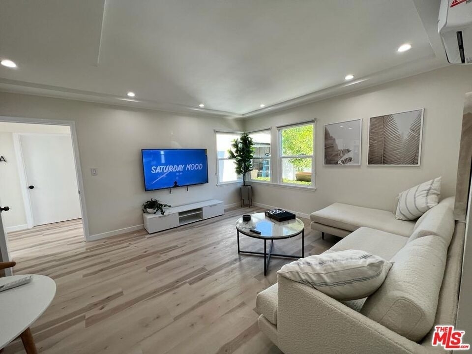 8757 Dorrington Avenue - Photo 2