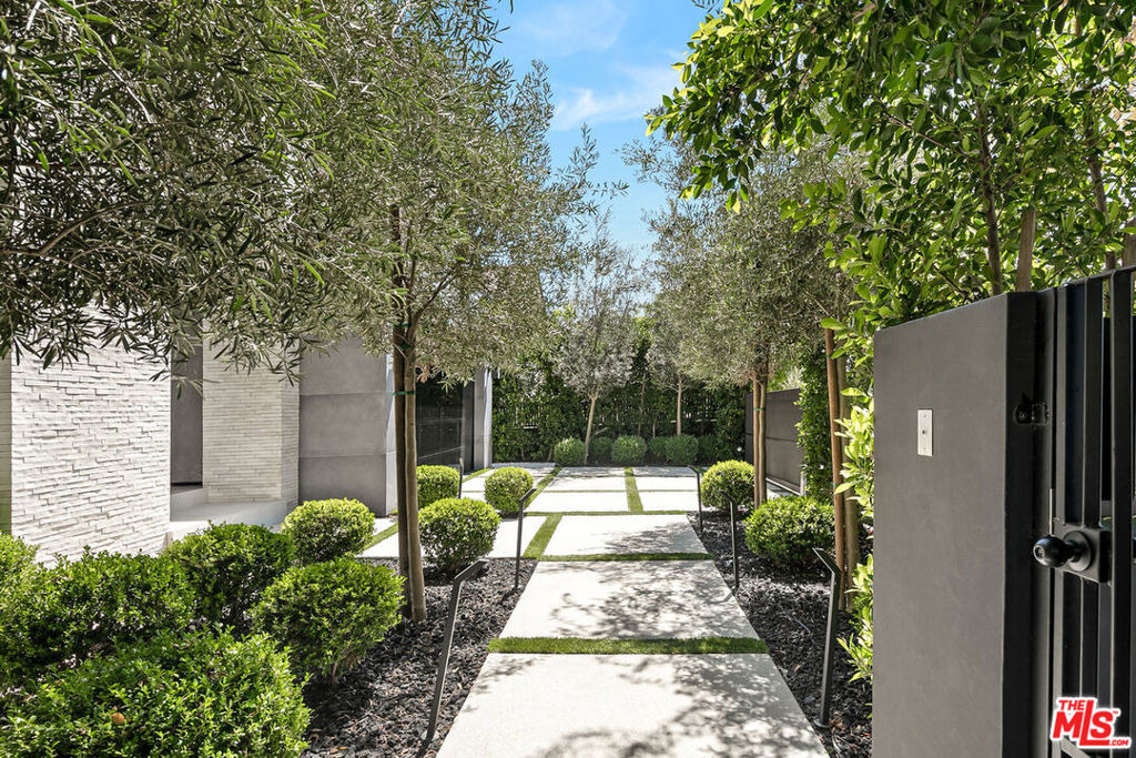356 N La Jolla Avenue - Photo 1
