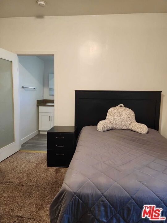 3582 S Budlong Avenue - Photo 19