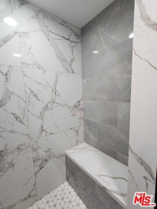 3582 S Budlong Avenue - Photo 16