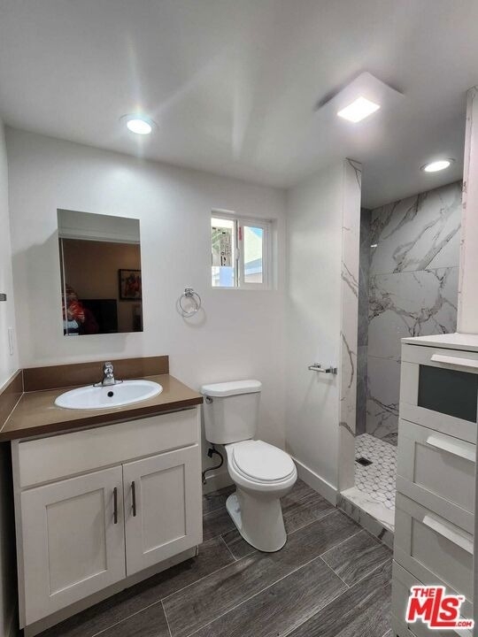 3582 S Budlong Avenue - Photo 24