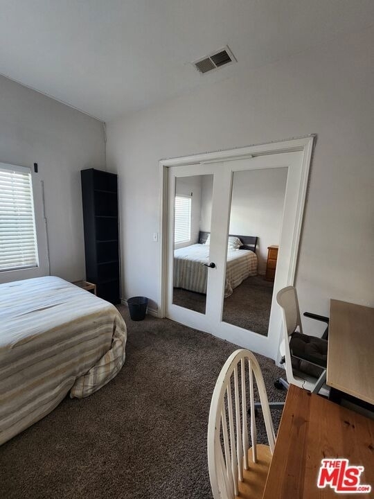 3582 S Budlong Avenue - Photo 15