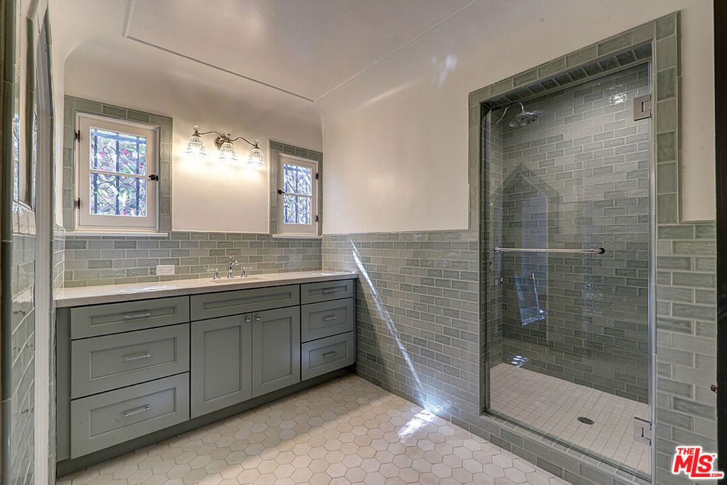 6630 Colgate Avenue - Photo 15