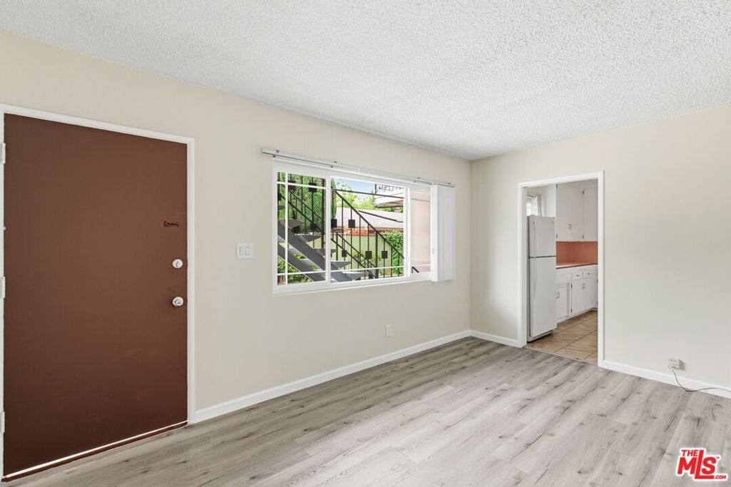 1361 Yosemite Drive - Photo 2