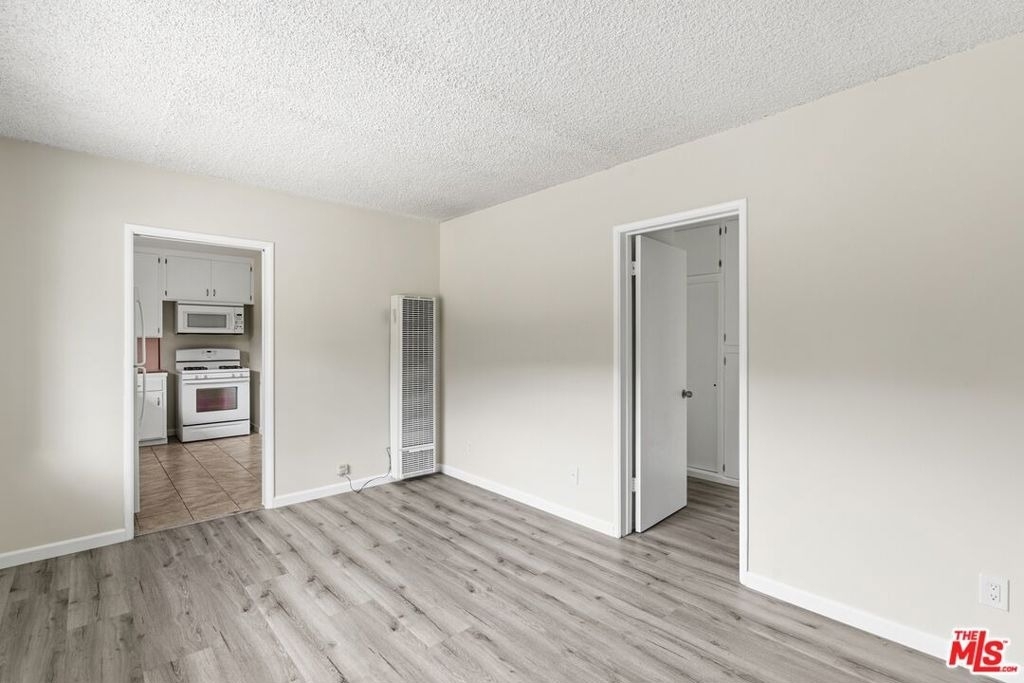 1361 Yosemite Drive - Photo 5