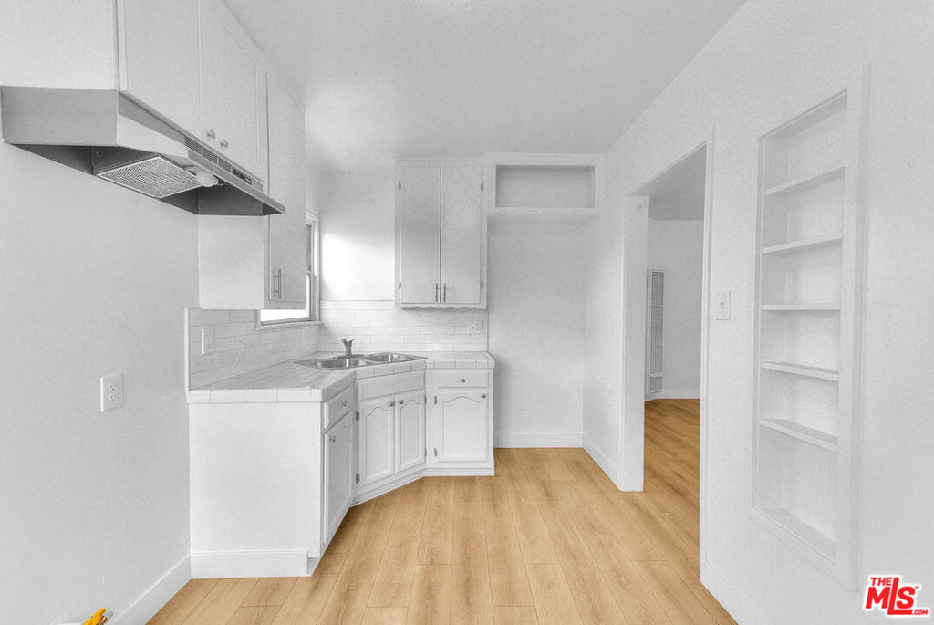 2820 Liberty Boulevard - Photo 5