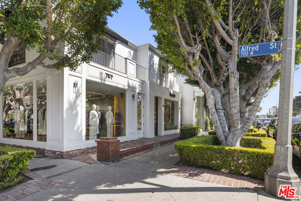 744 N Alfred Street - Photo 44
