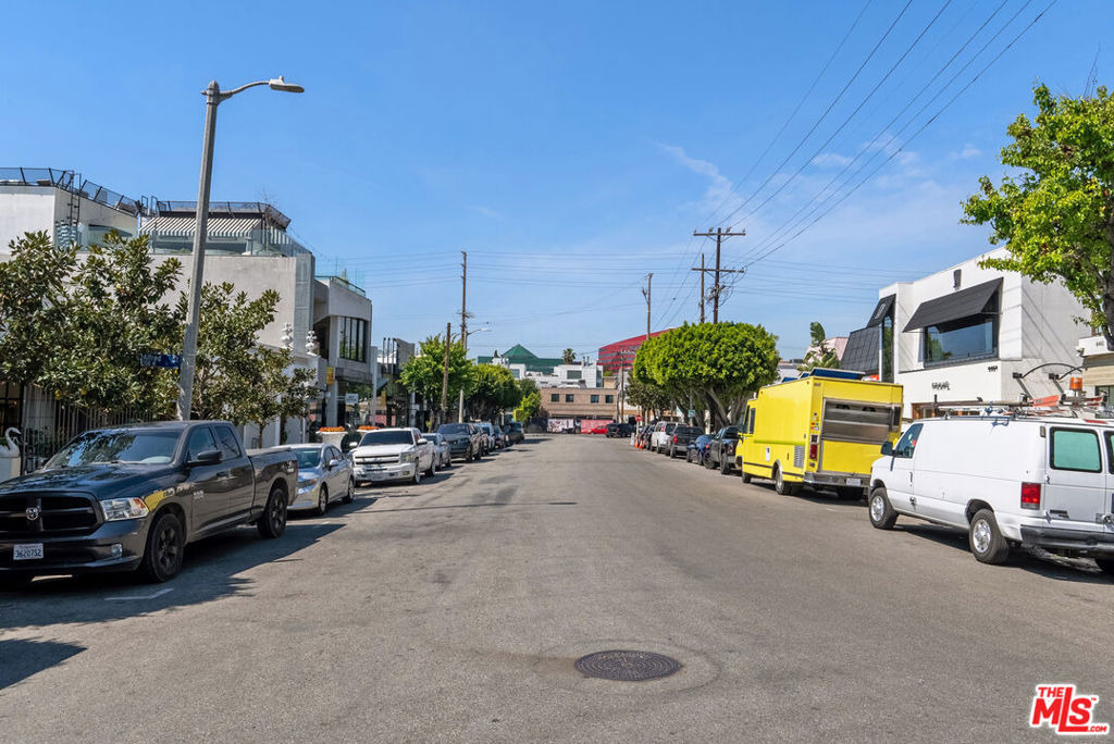 744 N Alfred Street - Photo 46