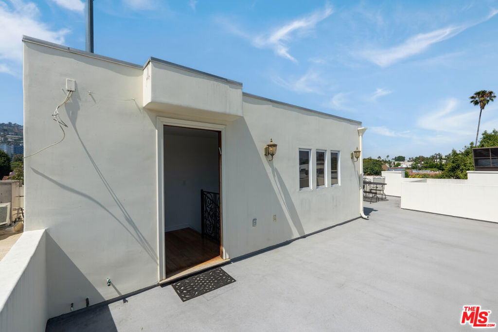 744 N Alfred Street - Photo 36