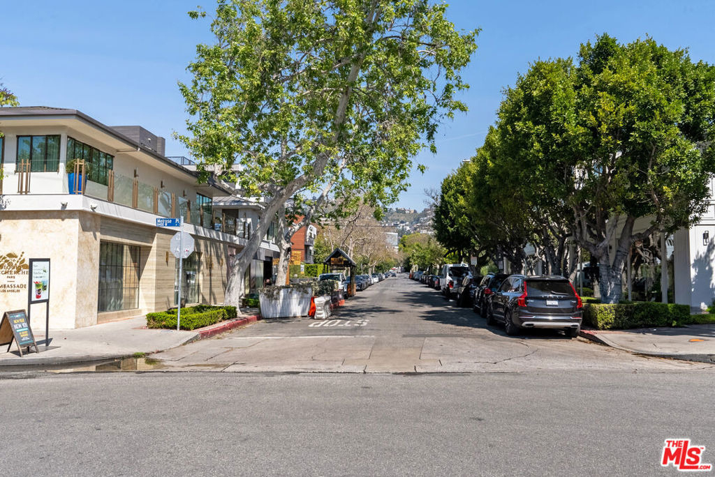 744 N Alfred Street - Photo 46
