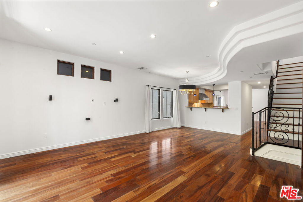 744 N Alfred Street - Photo 10