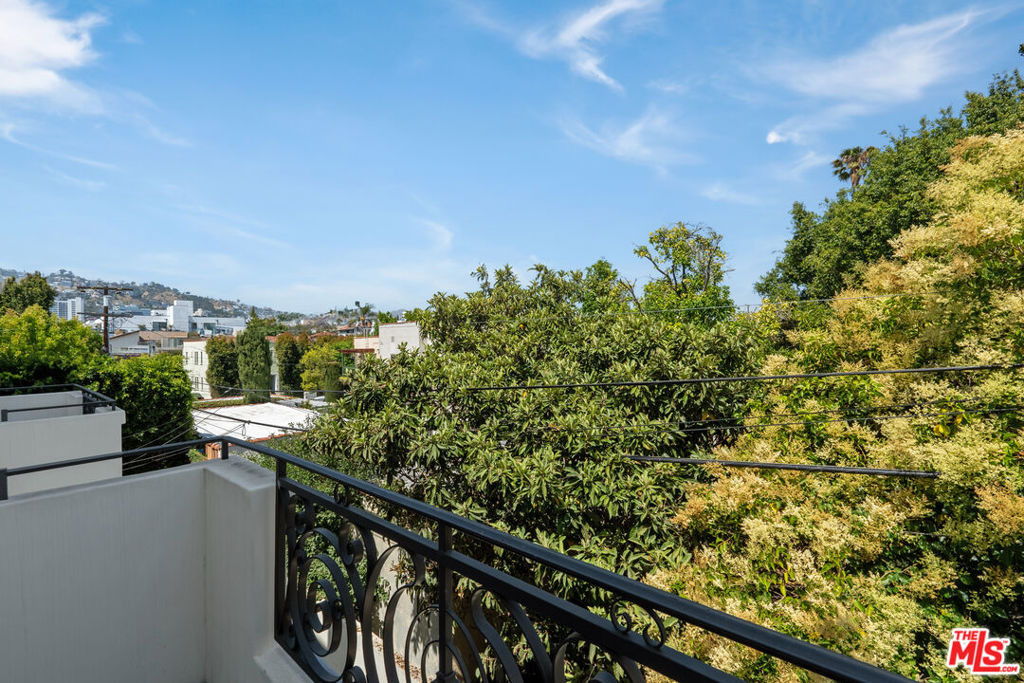744 N Alfred Street - Photo 23