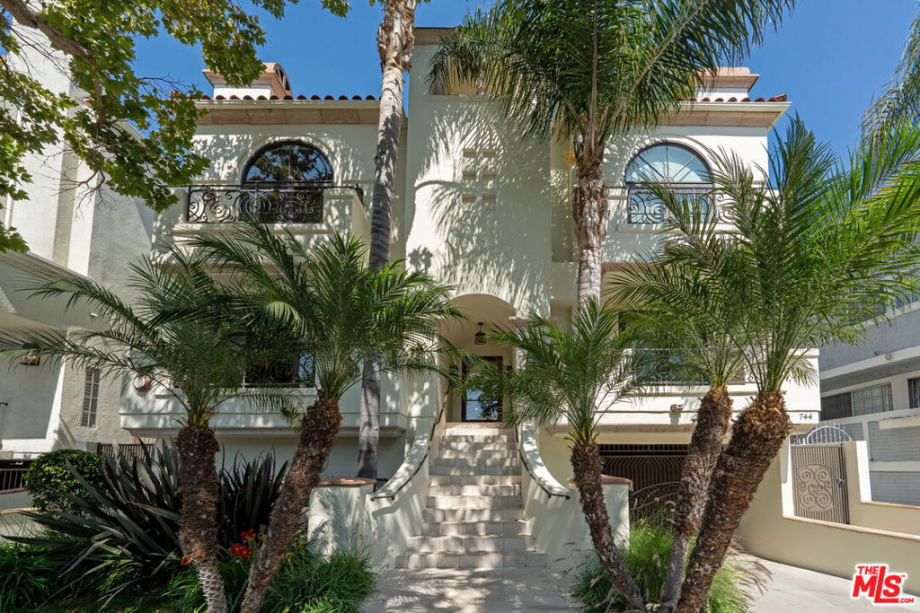 744 N Alfred Street - Photo 1