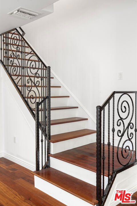 744 N Alfred Street - Photo 18