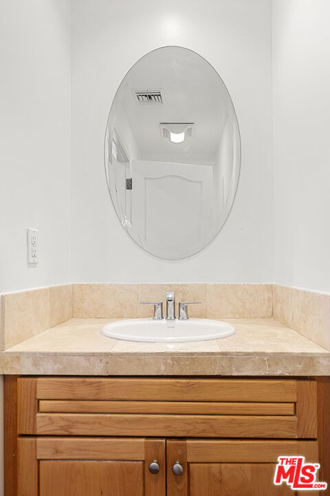 744 N Alfred Street - Photo 17