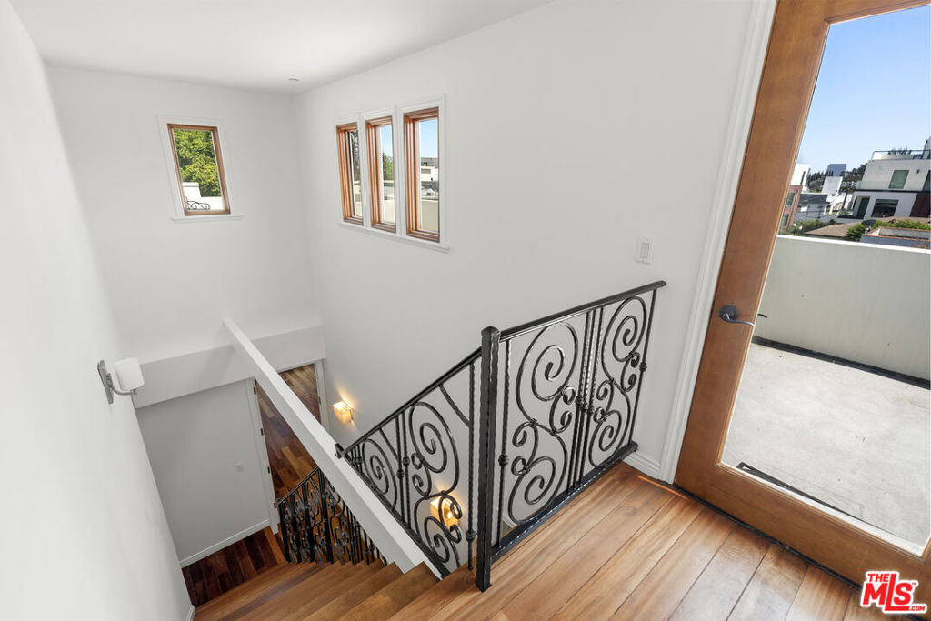 744 N Alfred Street - Photo 35