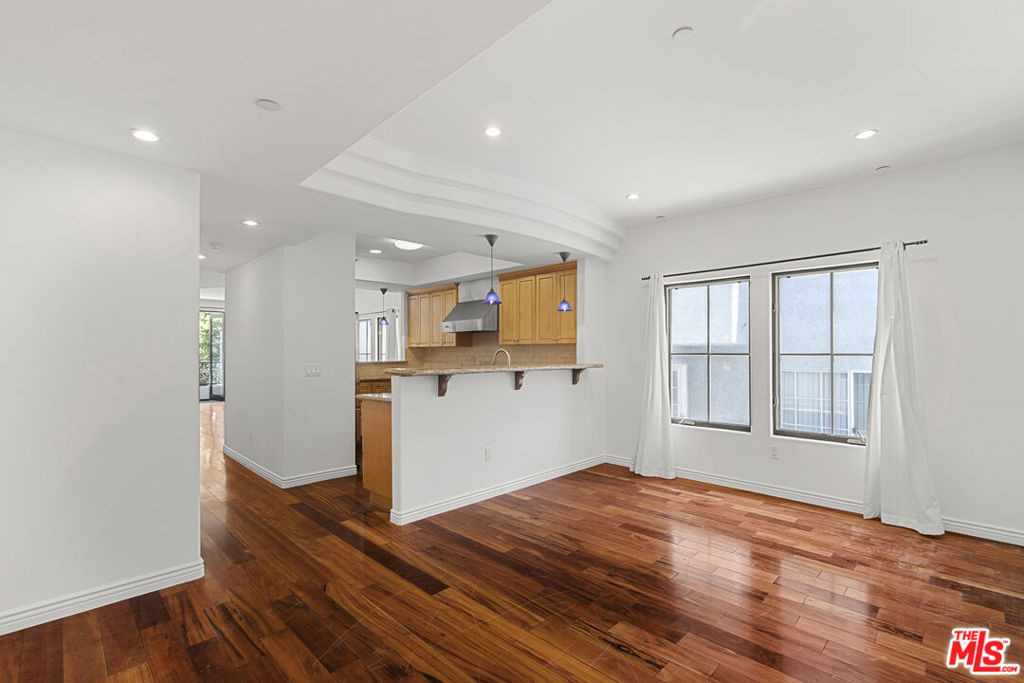 744 N Alfred Street - Photo 13