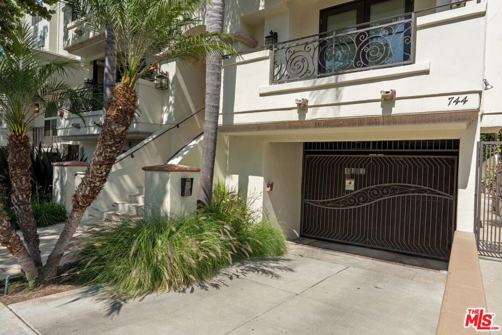 744 N Alfred Street - Photo 41
