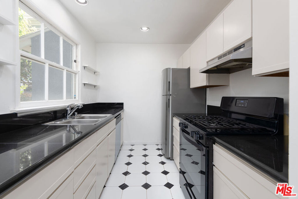 1133 26th Street - Photo 7