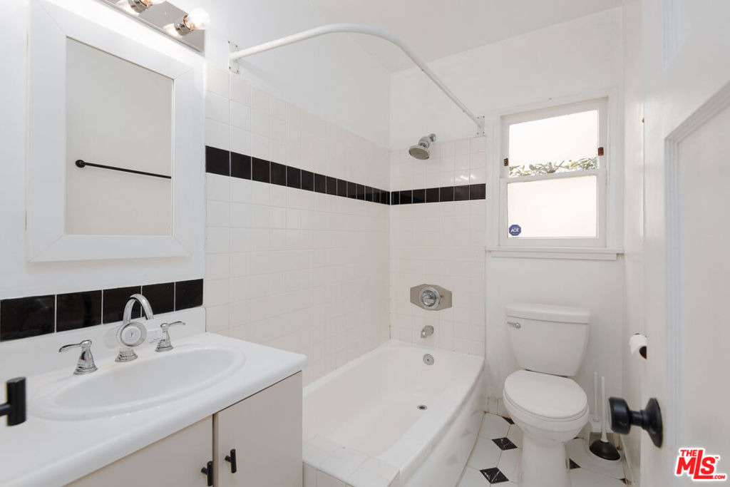 1133 26th Street - Photo 15
