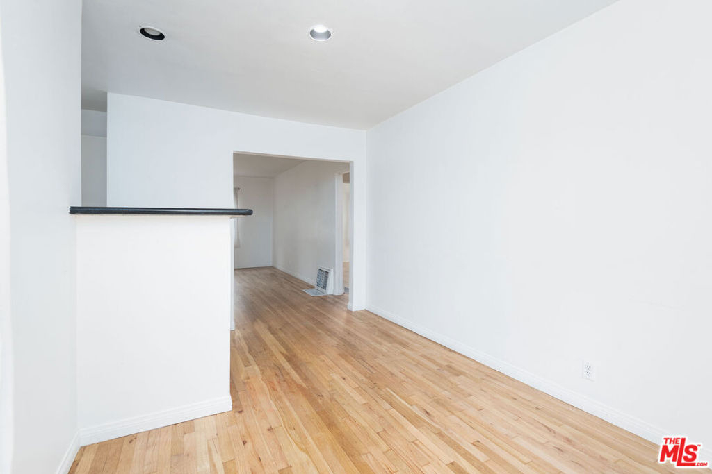 1133 26th Street - Photo 6