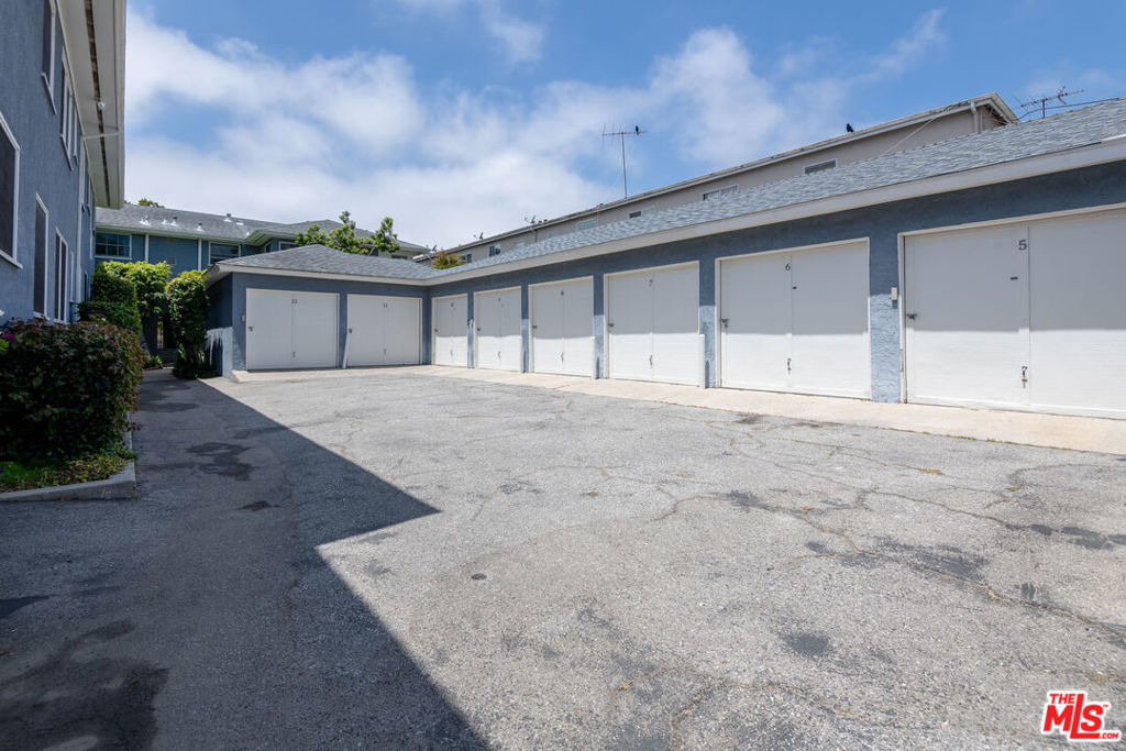 1133 26th Street - Photo 25