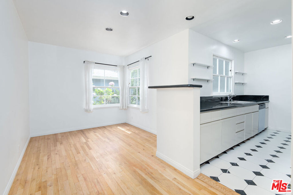 1133 26th Street - Photo 1